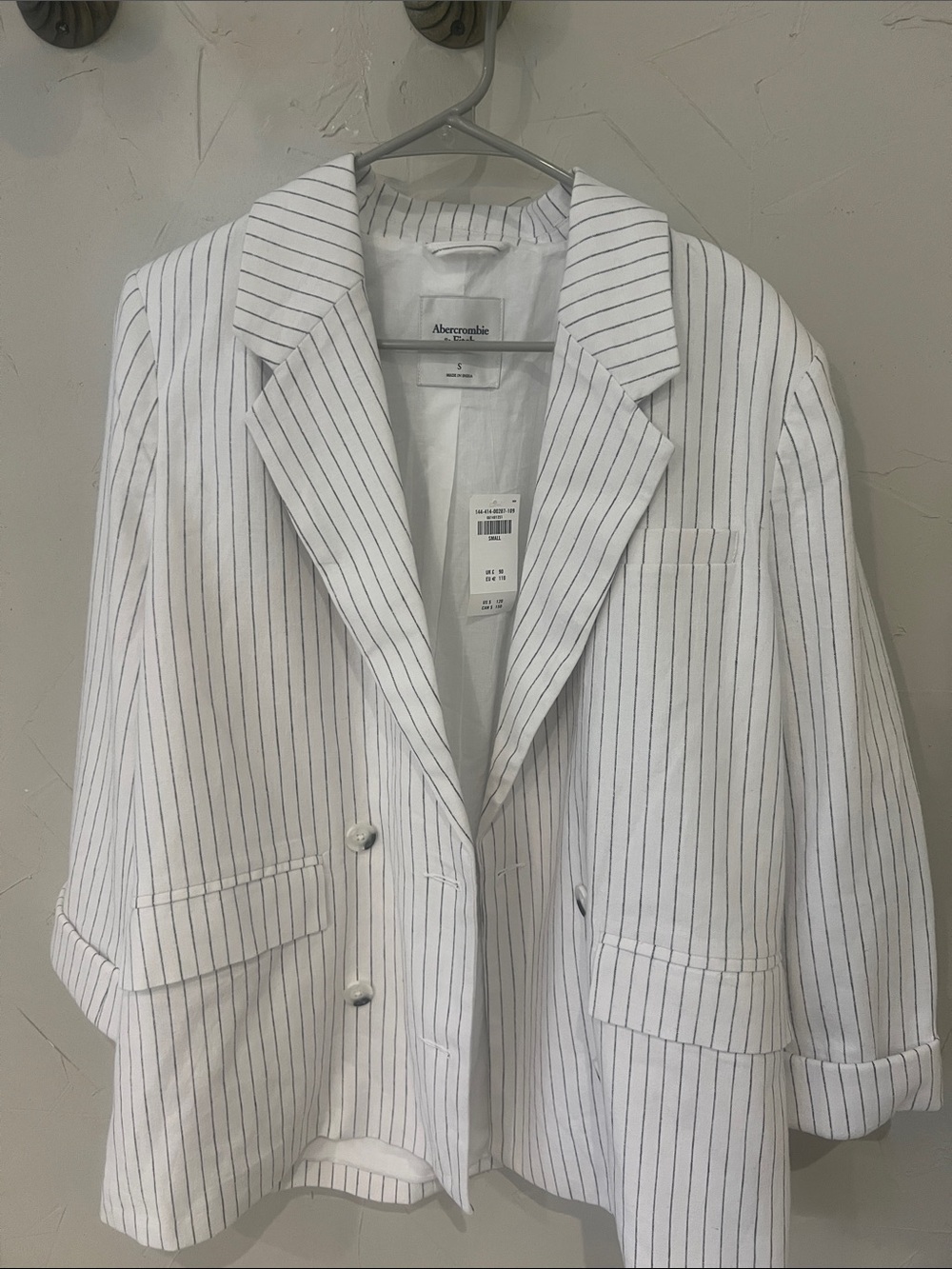 Abercrombie & Fitch White linen Blazer with Black Pinstripes